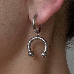 NIB Stainless Steel Horseshoe Bull Ring Earrings